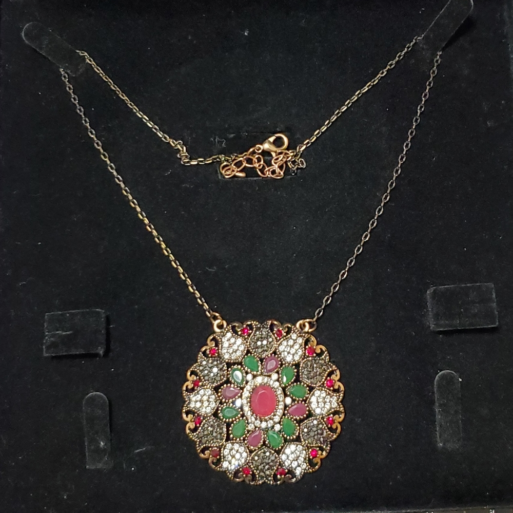 Turkish Pendent with chain.